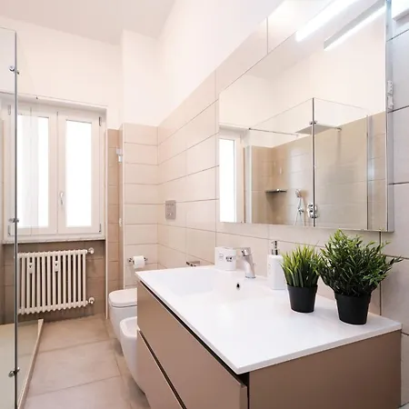 Moderno A 5 Minuti Dalla Metro Appartamento Roma